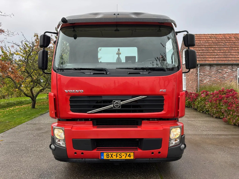 Volvo FE 320 / NL TRUCK / EURO 5 / HIAB MULTILIFT XR 21T / LIKE NEW!! / LOW KM!! / LIFT+STEER AXLE - Hook lift truck: picture 2 Volvo FE 320 / NL TRUCK / EURO 5 / HIAB MULTILIFT XR 21T / LIKE NEW!! / LOW KM!! / LIFT+STEER AXLE - Hook lift truck: picture 2