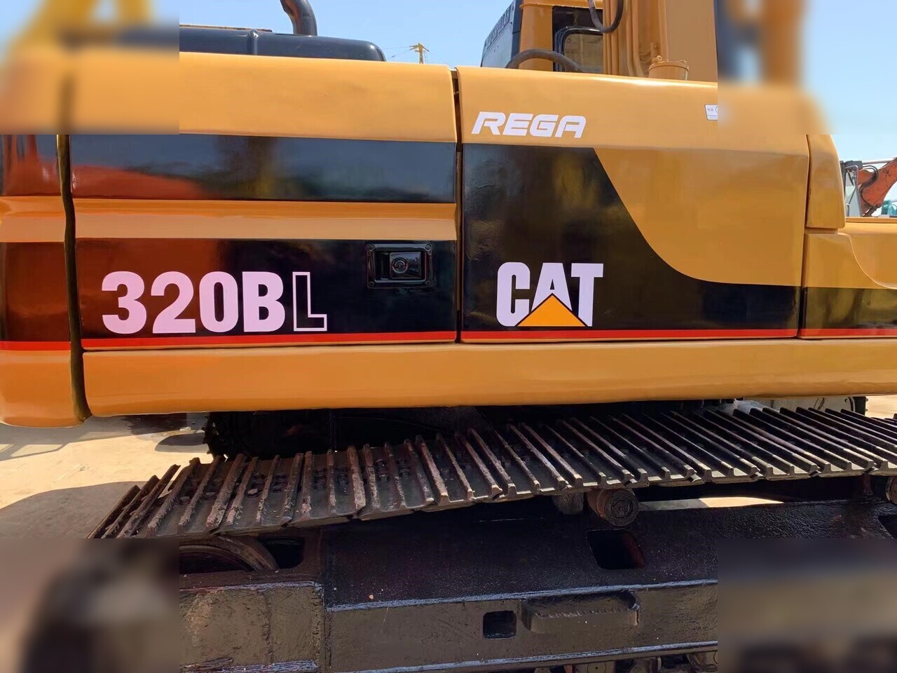 CATERPILLAR 320BL - Crawler excavator: picture 1 CATERPILLAR 320BL - Crawler excavator: picture 1