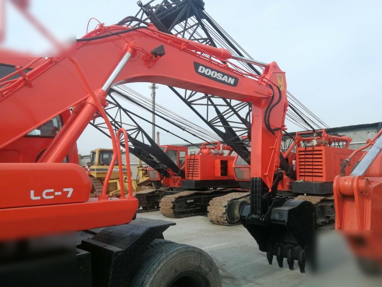 DOOSAN DH150W-7 - Wheel excavator: picture 2 DOOSAN DH150W-7 - Wheel excavator: picture 2
