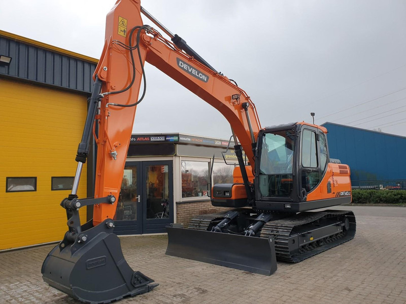Develon DX140LC - Crawler excavator: picture 2 Develon DX140LC - Crawler excavator: picture 2