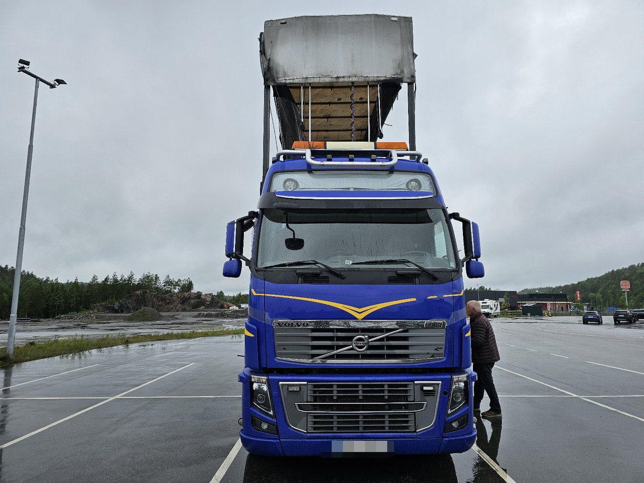 Volvo FH16 540 6x4 - Curtainsider truck: picture 4 Volvo FH16 540 6x4 - Curtainsider truck: picture 4
