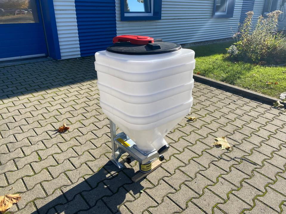 Elektrischer Salzstreuer / Universalstreuer / Winterdienst / 12V / INKL.19% MWST *SOFORT!* - Sand/ Salt spreader: picture 1 Elektrischer Salzstreuer / Universalstreuer / Winterdienst / 12V / INKL.19% MWST *SOFORT!* - Sand/ Salt spreader: picture 1