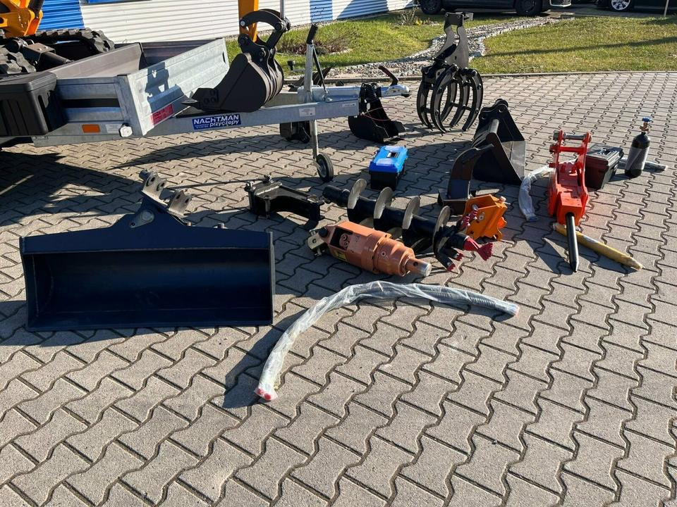 Mini excavator Vermietung / Minibagger 2-Tonnen inkl. Anhänger / ab 3 Tage / Verstellfahrwerk / Schwenkarm / Anbaugeräte: picture 6