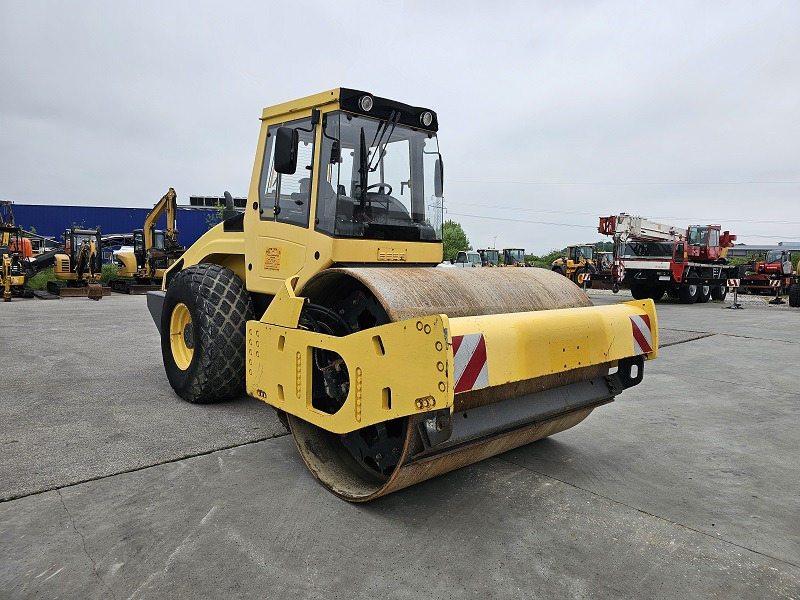 BOMAG BW213DH-4 - Compactor: picture 5 BOMAG BW213DH-4 - Compactor: picture 5
