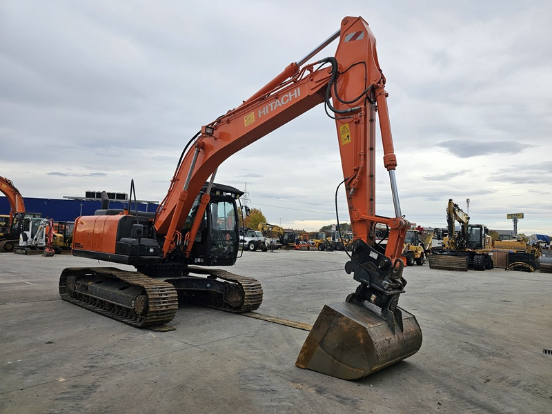 HITACHI ZX210LC-5B - Crawler excavator: picture 5 HITACHI ZX210LC-5B - Crawler excavator: picture 5