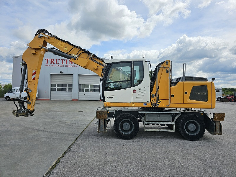 LIEBHERR LH22M - Waste/ Industry handler: picture 2 LIEBHERR LH22M - Waste/ Industry handler: picture 2