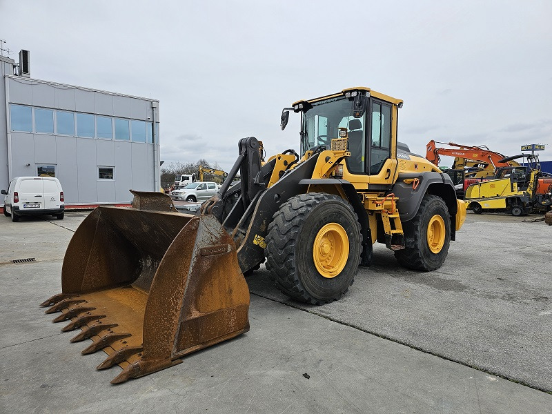 Volvo L120H - Wheel loader: picture 1 Volvo L120H - Wheel loader: picture 1