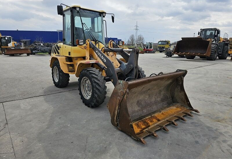 Volvo L30B - Loader: picture 5 Volvo L30B - Loader: picture 5