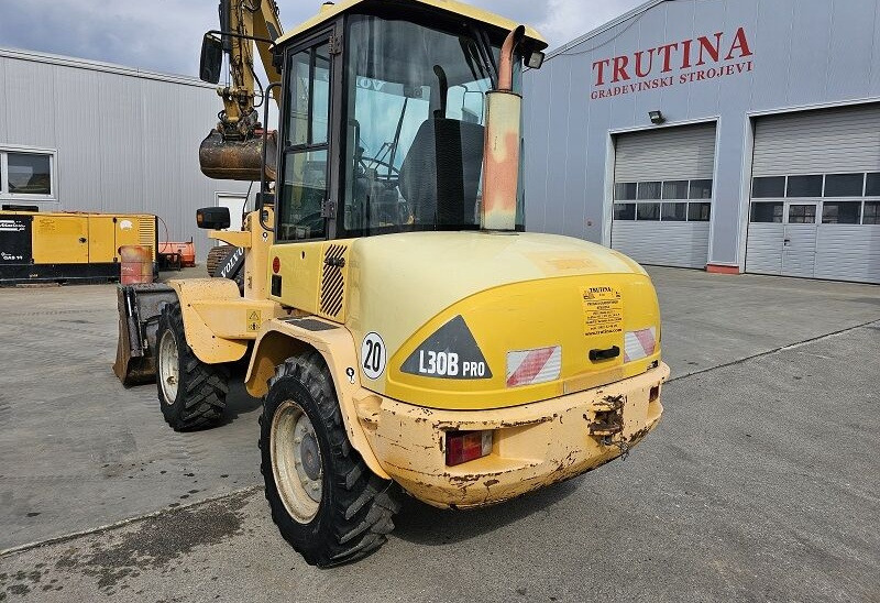 Volvo L30B - Loader: picture 2 Volvo L30B - Loader: picture 2