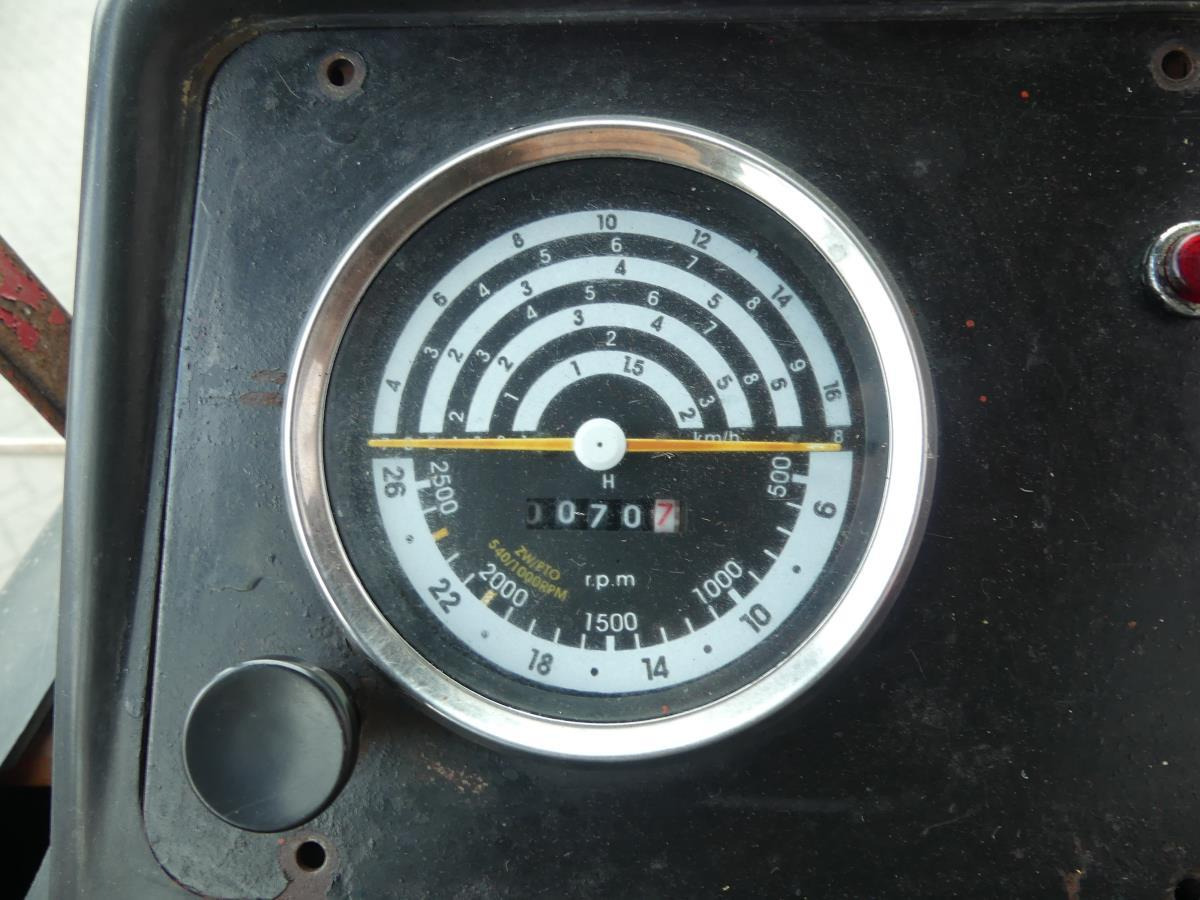 Farm tractor International 1055A: picture 46