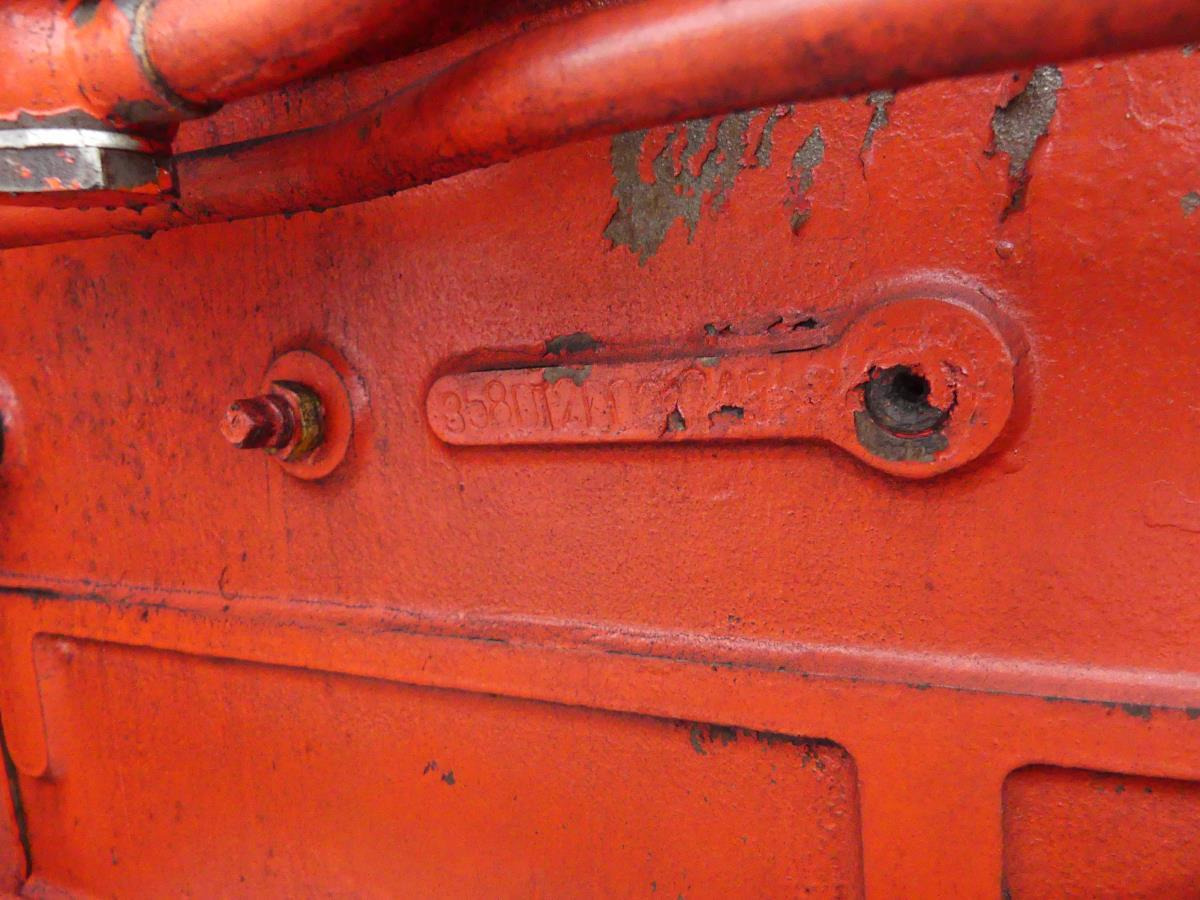 Farm tractor International 1055A: picture 36