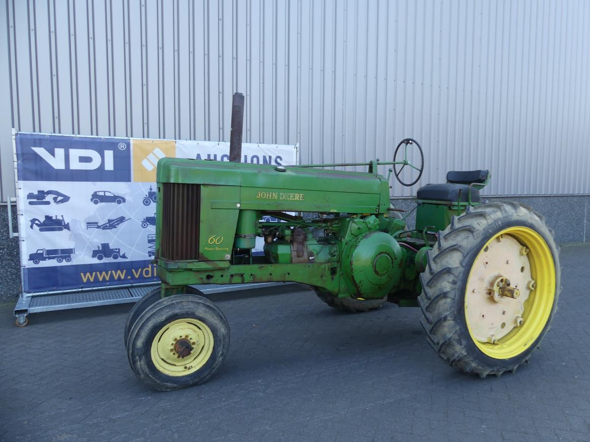 John-Deere 70 - Compact tractor: picture 1 John-Deere 70 - Compact tractor: picture 1