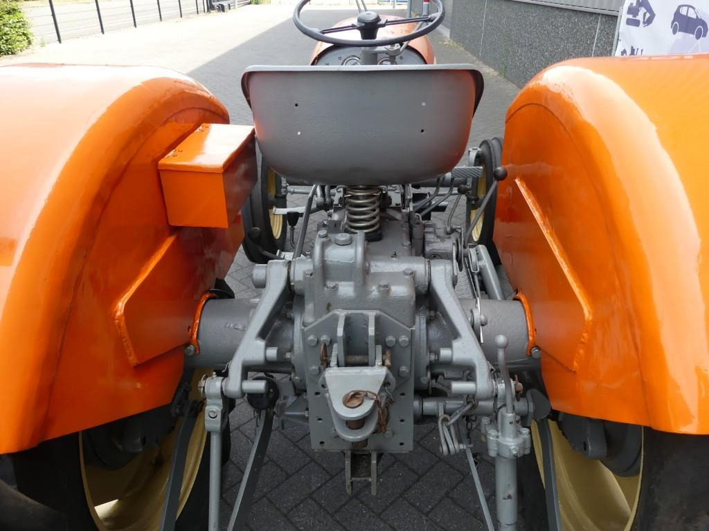 Farm tractor Steyr 188: picture 8