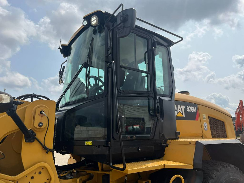 Wheel loader Cat 926M: picture 12