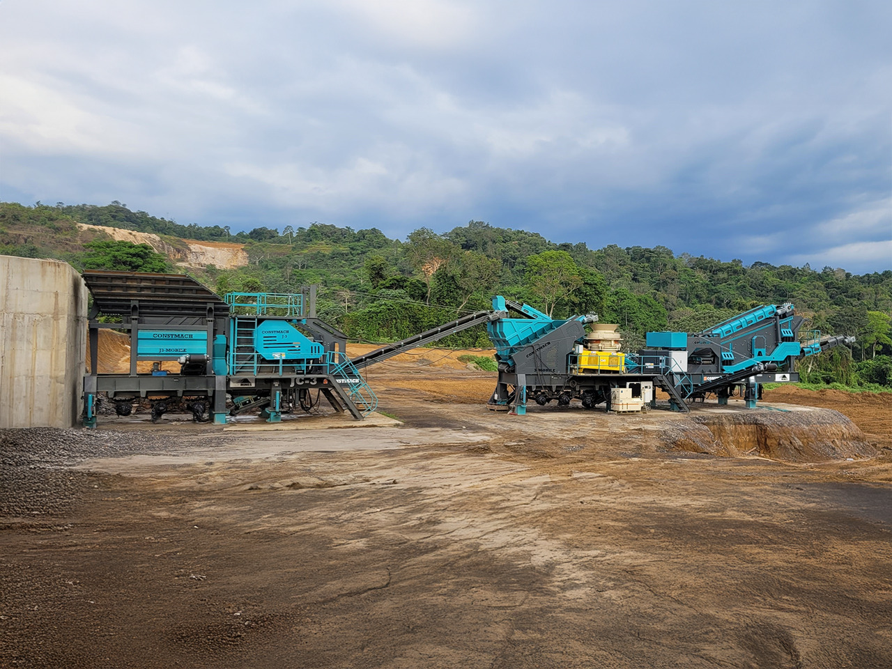 Constmach Mobile Backenbrecheranlage mit einer Leistung von 250 bis 300 t/h - Mobile crusher: picture 2 Constmach Mobile Backenbrecheranlage mit einer Leistung von 250 bis 300 t/h - Mobile crusher: picture 2