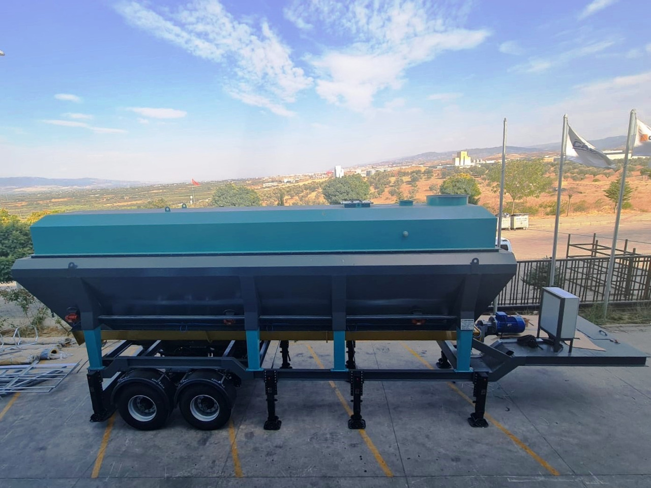 Constmach Mobile Cement Silo (Horizontal Cement Silo) - Cement silo: picture 2 Constmach Mobile Cement Silo (Horizontal Cement Silo) - Cement silo: picture 2