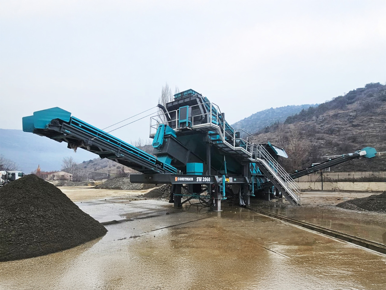 Constmach Mobile Sand And Gravel Washing And Screening Plant - Screener: picture 3 Constmach Mobile Sand And Gravel Washing And Screening Plant - Screener: picture 3
