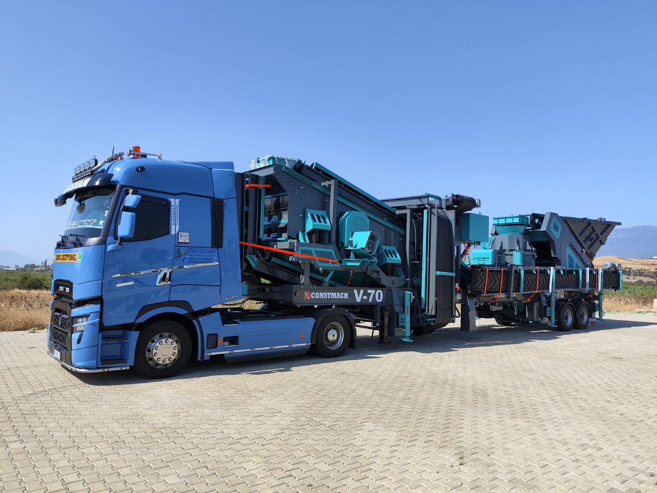 Constmach Mobiler Brecher mit vertikaler Welle und einer Kapazität von 200 t/h - Mobile crusher: picture 2 Constmach Mobiler Brecher mit vertikaler Welle und einer Kapazität von 200 t/h - Mobile crusher: picture 2