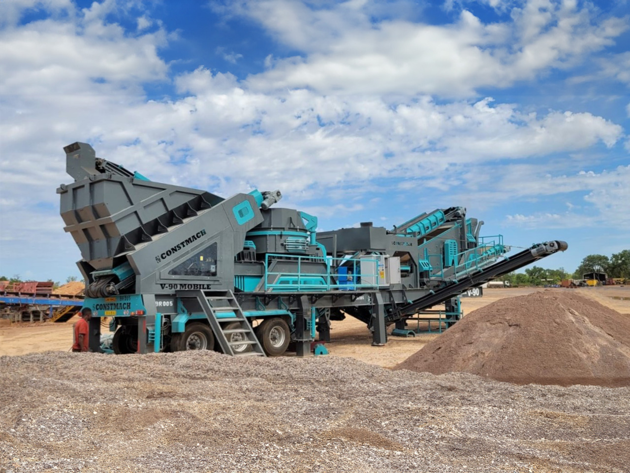 Constmach Mobiler Prallbrecher mit vertikaler Welle und einer Kapazität von 250 t/h - Mobile crusher: picture 2 Constmach Mobiler Prallbrecher mit vertikaler Welle und einer Kapazität von 250 t/h - Mobile crusher: picture 2