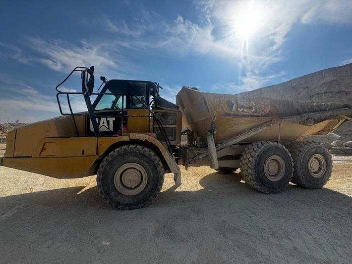 CAT 730C2  - Articulated dumper: picture 2 CAT 730C2  - Articulated dumper: picture 2