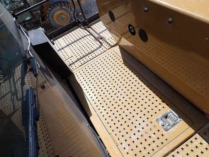 Wheel loader CAT 988K: picture 31