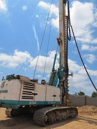 Drilling rig Casagrande B250: picture 7