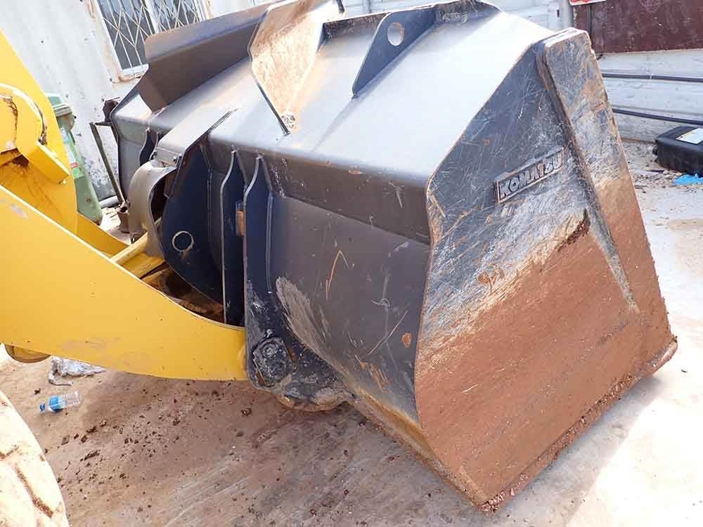 Wheel loader Komatsu WA380-8: picture 11