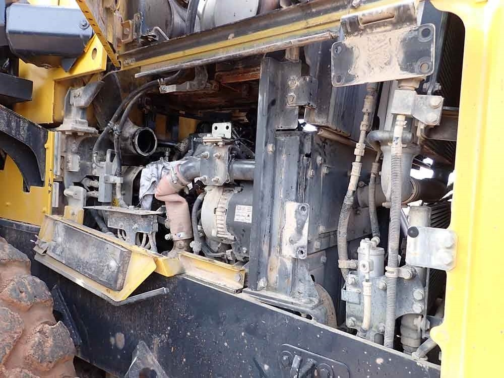 Wheel loader Komatsu WA380-8: picture 18