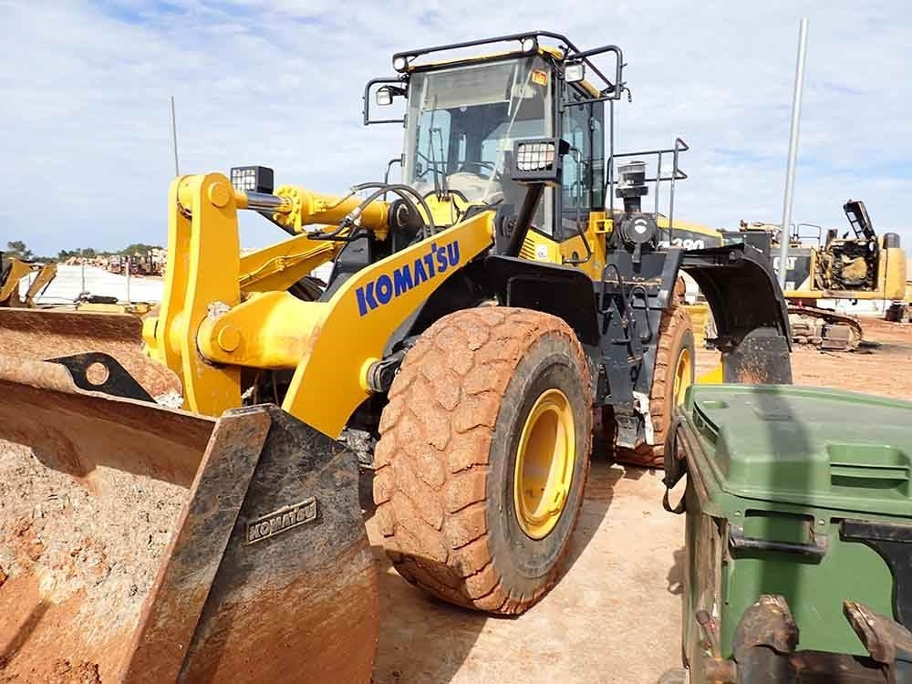 Wheel loader Komatsu WA380-8: picture 7
