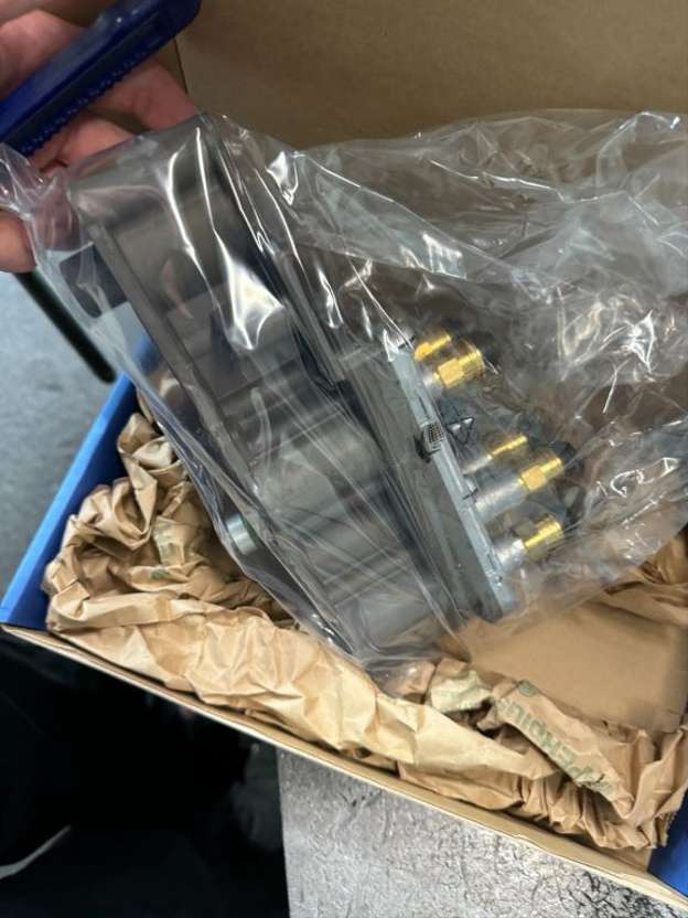 ZF Ventilblock fr 16S Getriebe MAN Iveco  - Valve for Truck: picture 3 ZF Ventilblock fr 16S Getriebe MAN Iveco  - Valve for Truck: picture 3