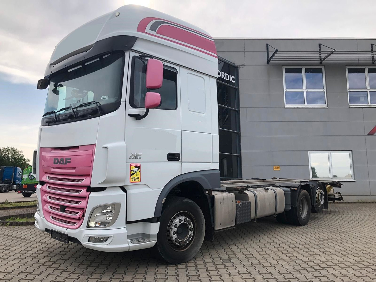 DAF XF460SSC Lenk/Lift*LBW*Standkl*Mega*NeueKuppl. - Container transporter/ Swap body truck: picture 3 DAF XF460SSC Lenk/Lift*LBW*Standkl*Mega*NeueKuppl. - Container transporter/ Swap body truck: picture 3