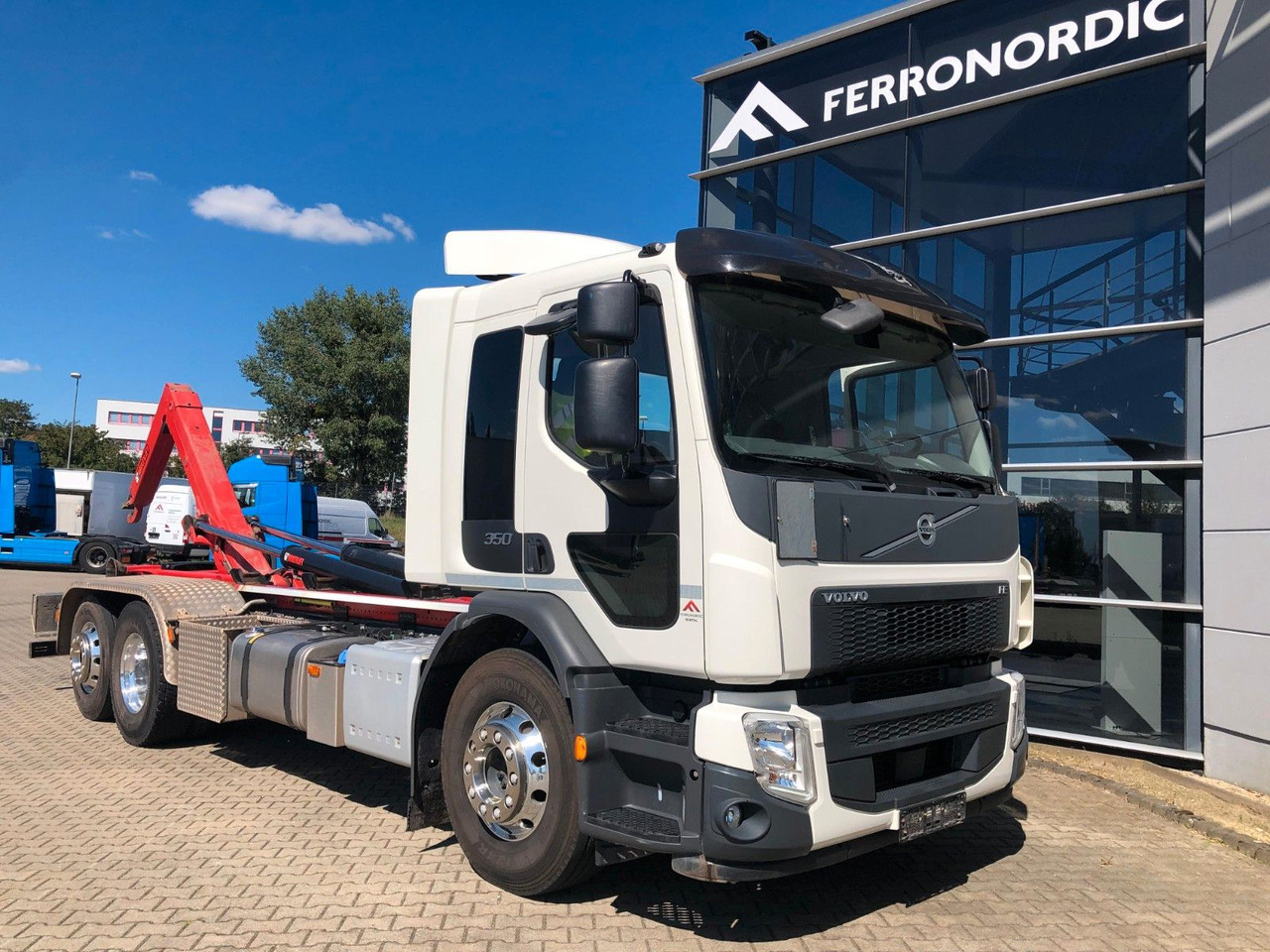Volvo FE 350 6x2 Lenkachse*Alufelgen*HIAB*AHK*Klima - Hook lift truck: picture 1 Volvo FE 350 6x2 Lenkachse*Alufelgen*HIAB*AHK*Klima - Hook lift truck: picture 1