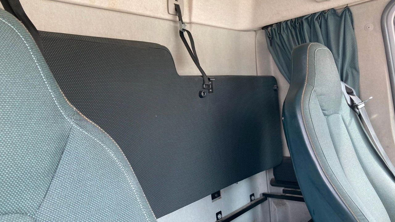 Box truck Volvo FL 12.240 Ladebordwand*Klima: picture 12 Box truck Volvo FL 12.240 Ladebordwand*Klima: picture 12