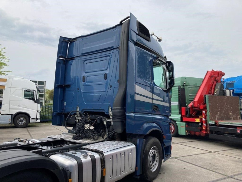 Tractor unit Mercedes-Benz Actros 2863 LS 6x4: picture 8