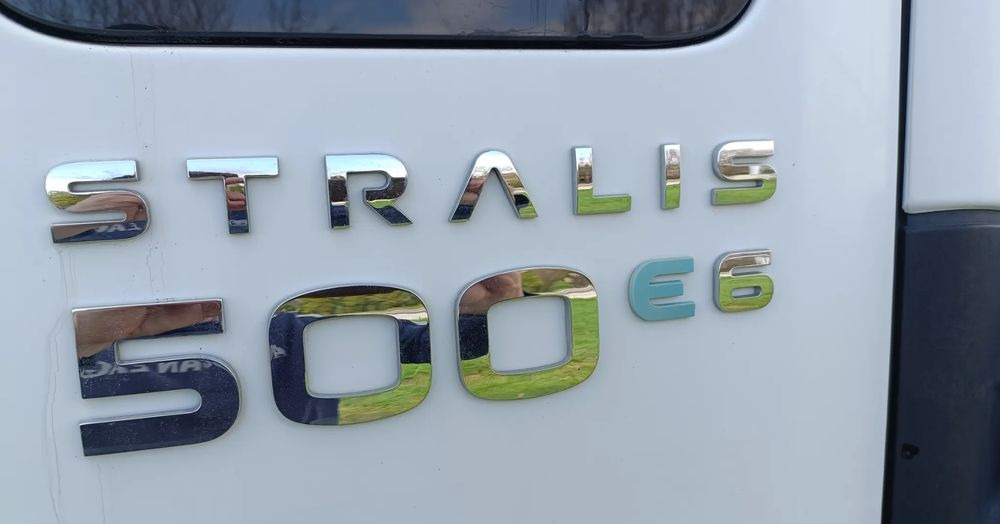 Tractor unit Iveco Stralis: picture 13