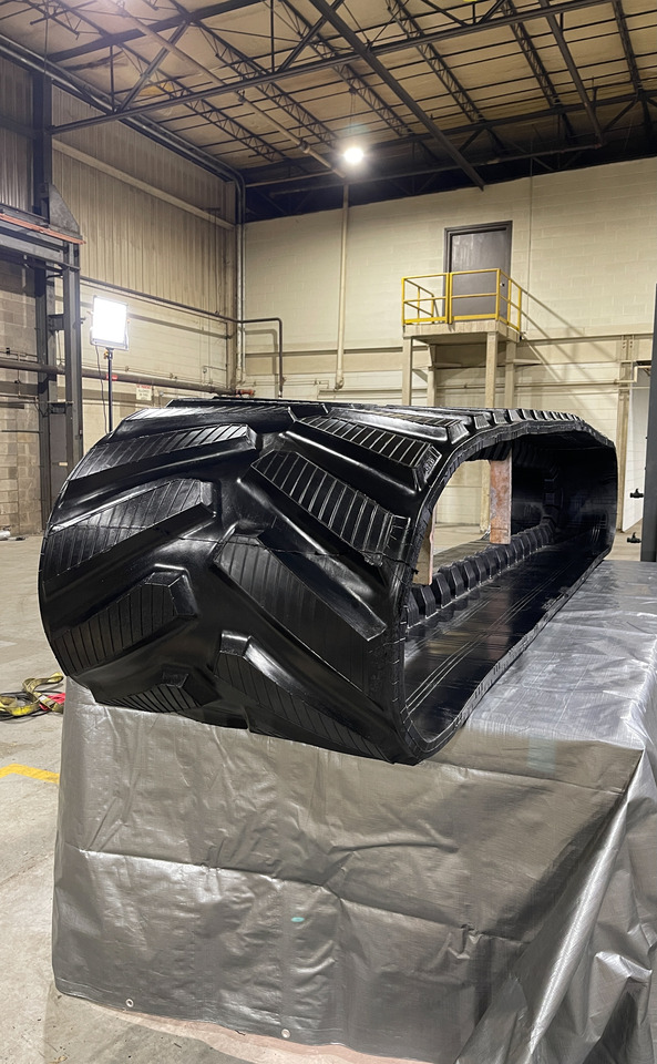 Versatile, Kinze Grain Carts, Kubota Delta track - Track for Tracked tractor: picture 2 Versatile, Kinze Grain Carts, Kubota Delta track - Track for Tracked tractor: picture 2