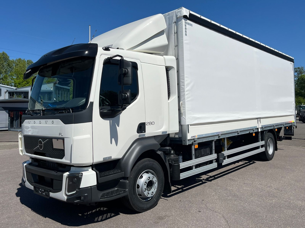 Volvo FL 16.280 Junge Schiebeplane - Curtainsider truck: picture 2 Volvo FL 16.280 Junge Schiebeplane - Curtainsider truck: picture 2