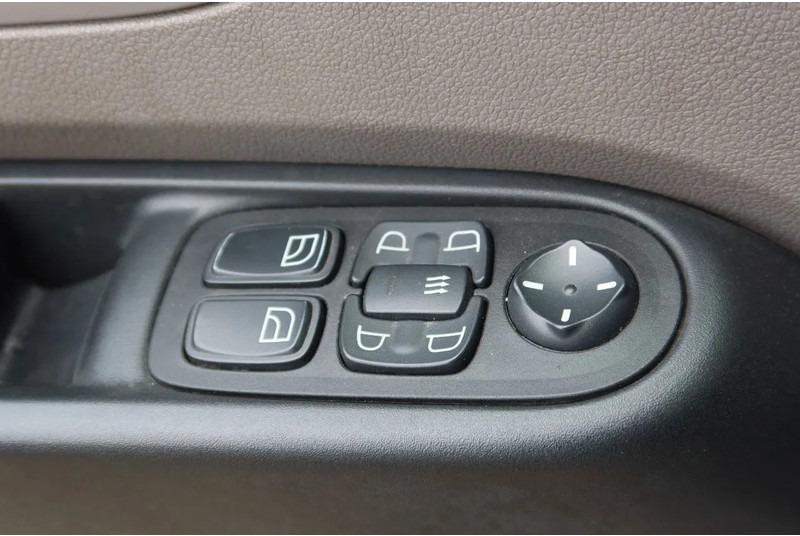 Box truck DAF CF 290 FA Bak+ klep Dhollandia 2000 kg: picture 7