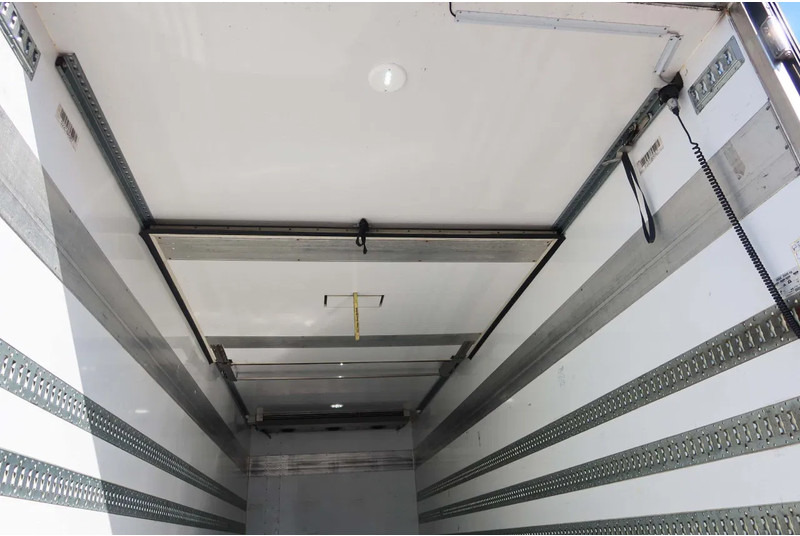 Refrigerator truck DAF CF 300 Koel/Vries Carrier iceland + Dhollandia 2500KG klep trenn wand: picture 18