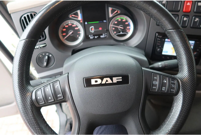 Box truck DAF LF 210 Bakwagen+ Dhollandia 1500 kg Comfort cabine: picture 13