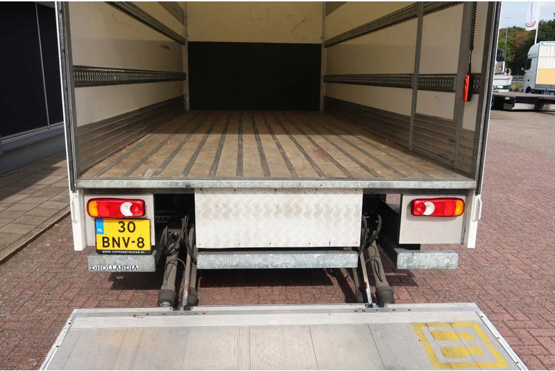 Box truck DAF LF 210 Bakwagen+ Dhollandia 1500 kg: picture 15