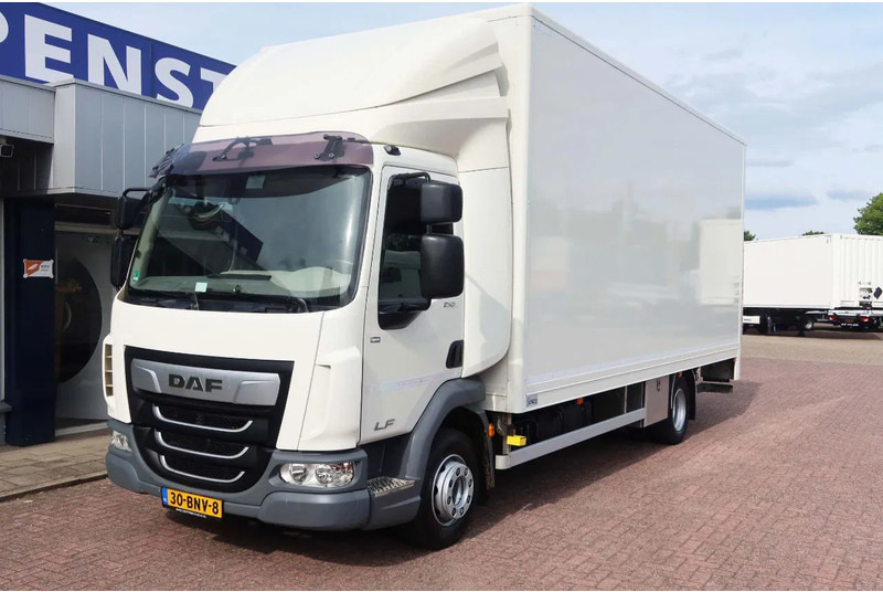 Box truck DAF LF 210 Bakwagen+ Dhollandia 1500 kg: picture 10