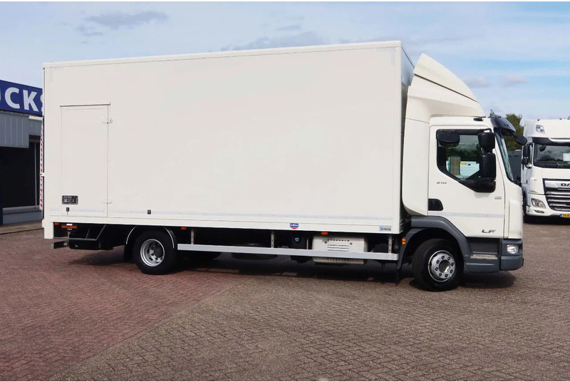 Box truck DAF LF 210 Bakwagen+ Dhollandia 1500 kg: picture 11