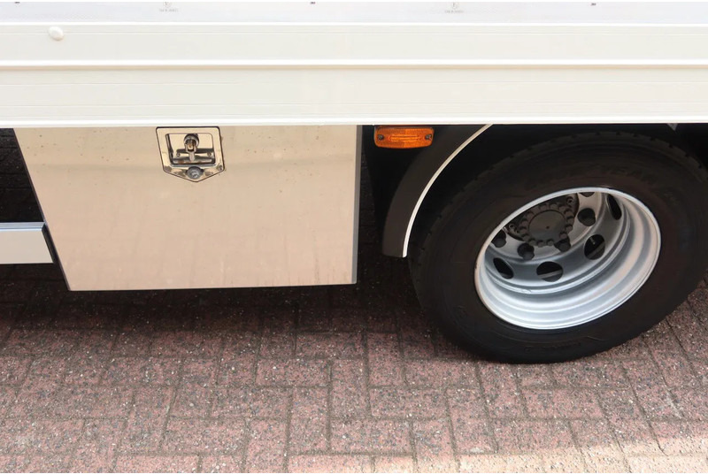 Box truck DAF LF 210 Bakwagen+ Dhollandia 1500 kg: picture 16