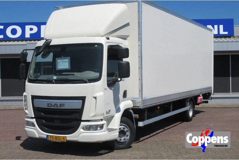 Curtainsider truck DAF LF 250 250 bak + klep + schuifzeil E6: picture 1