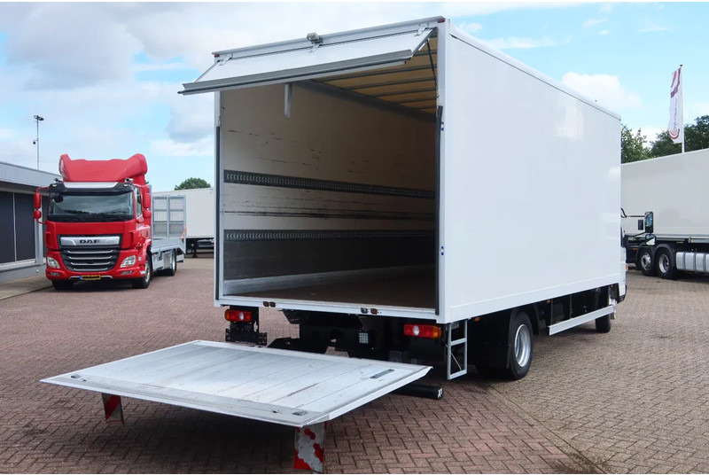 FUSO Canter Mistubishi Canter 7C18 - Box truck: picture 3 FUSO Canter Mistubishi Canter 7C18 - Box truck: picture 3