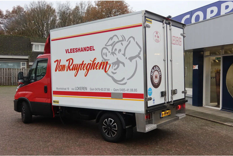 Iveco 35S 180 35 S 180 Hi-Matic - Refrigerated van: picture 2 Iveco 35S 180 35 S 180 Hi-Matic - Refrigerated van: picture 2