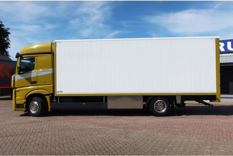 Box truck Mercedes-Benz Actros 1933 L Aluminium Bakwagen , Horse / tracing truck. Met deuren + 1 bed.: picture 15