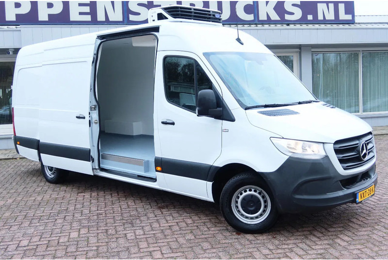 Mercedes-Benz Sprinter 317 Koel/Vries/verwarmen Carrier Xarios 350 + 220 volt nacht aansluiting - Refrigerated van: picture 2 Mercedes-Benz Sprinter 317 Koel/Vries/verwarmen Carrier Xarios 350 + 220 volt nacht aansluiting - Refrigerated van: picture 2