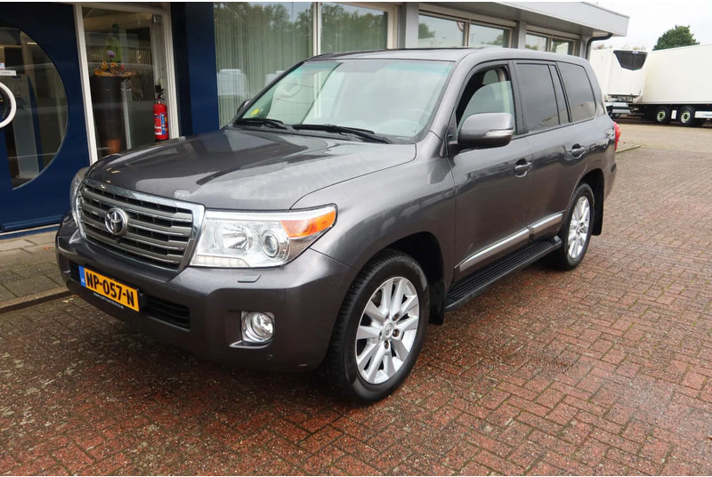 Toyota Land Cruiser V8 200 V8. 4.5D Executive. 7 Persoons. Luchtvering. Marge voertuig - Car: picture 1 Toyota Land Cruiser V8 200 V8. 4.5D Executive. 7 Persoons. Luchtvering. Marge voertuig - Car: picture 1